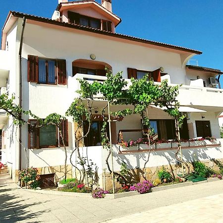 Mirjana F Apartaments Башка Экстерьер фото